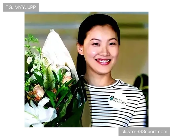 伏明霞跳水拿金牌那会儿,谁还记得她后来嫁豪门连生三胎还天天素颜买菜? 伏明霞跳水拿金牌那会儿,谁还记得她后来嫁豪门连生三胎还天天素颜买菜?